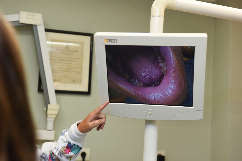 Observación paciente en clínica dental